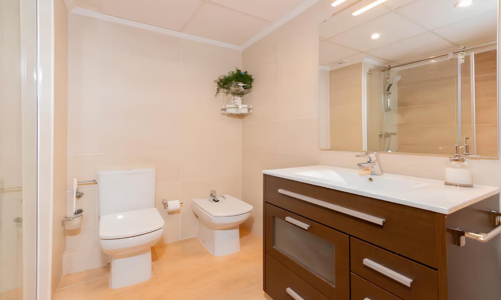 Appartement Luxotica Gardens Valence Extérieur photo