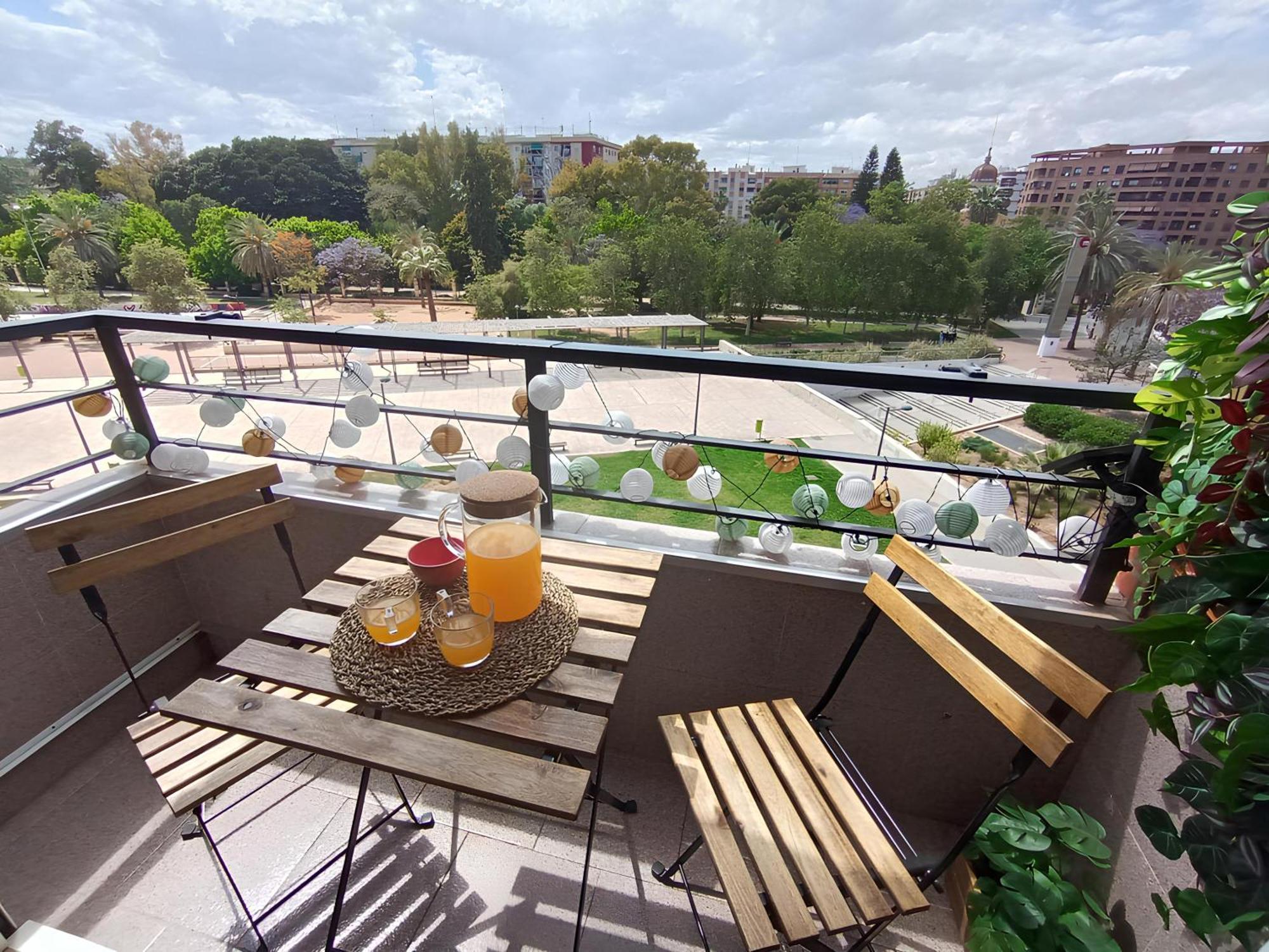 Appartement Luxotica Gardens Valence Extérieur photo