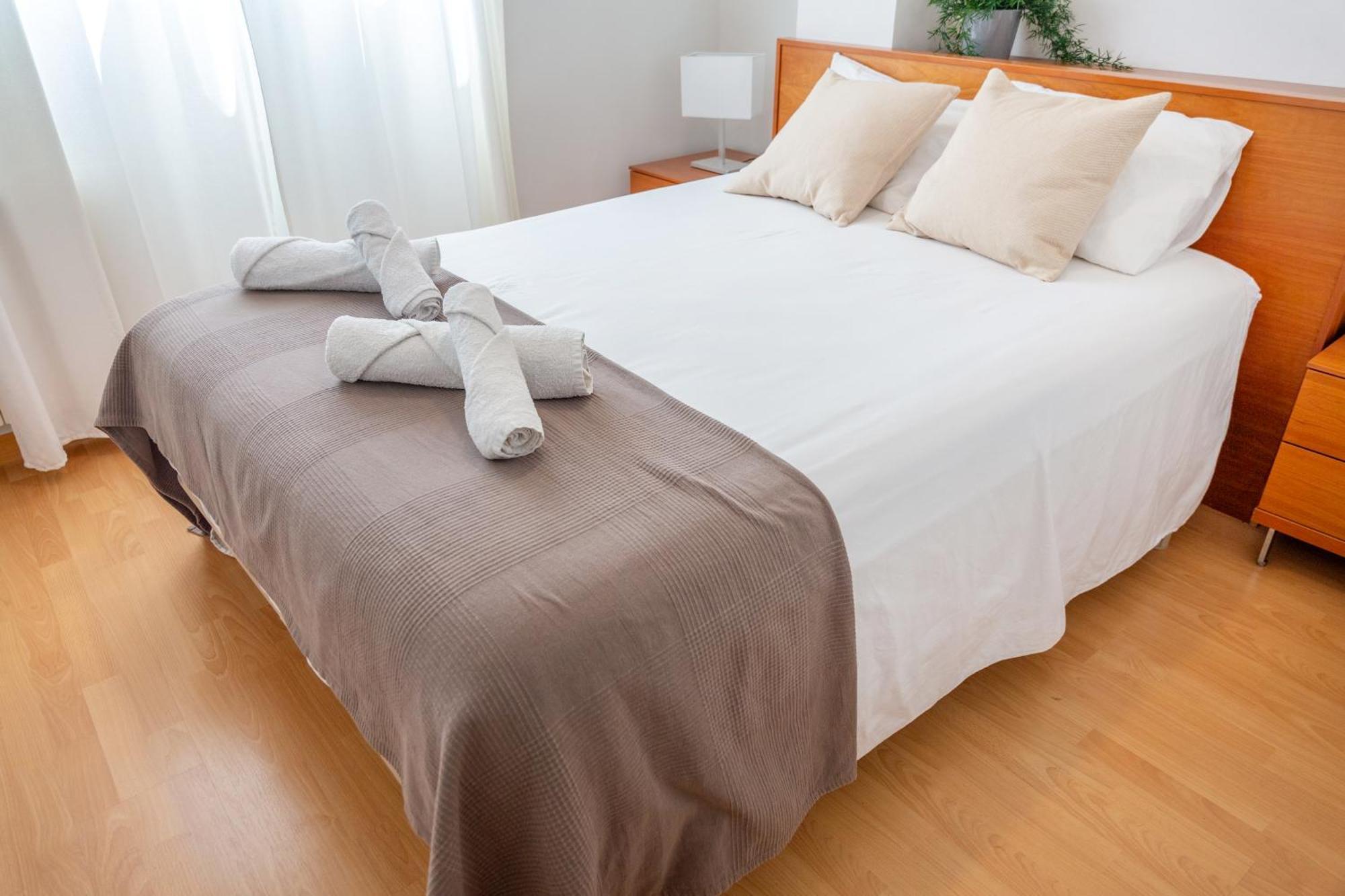 Appartement Luxotica Gardens Valence Extérieur photo